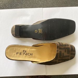 Fendi designer brown shoes excellent preowned condition.Size 41 ( 8us )